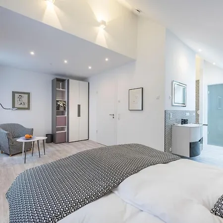 Sehr-fein Φριντρισχάφεν