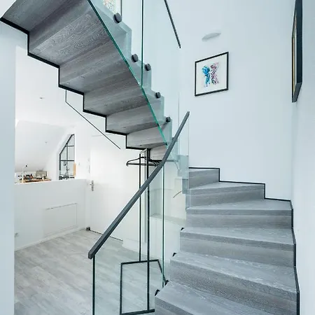 Sehr-fein * Φριντρισχάφεν