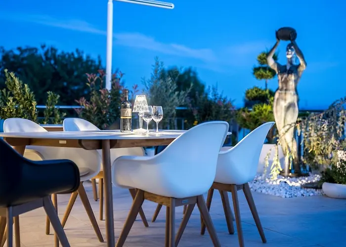 לינה וארוחת בוקר Sehr-fein פרידריכסהאפן